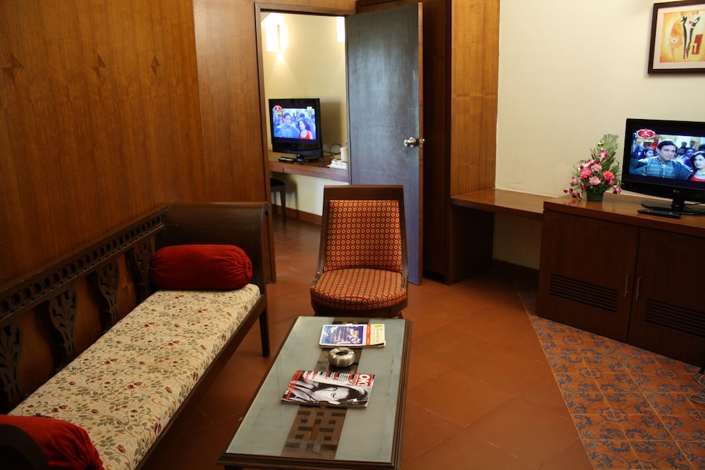 Tangerine Boutique Resort 24/44
