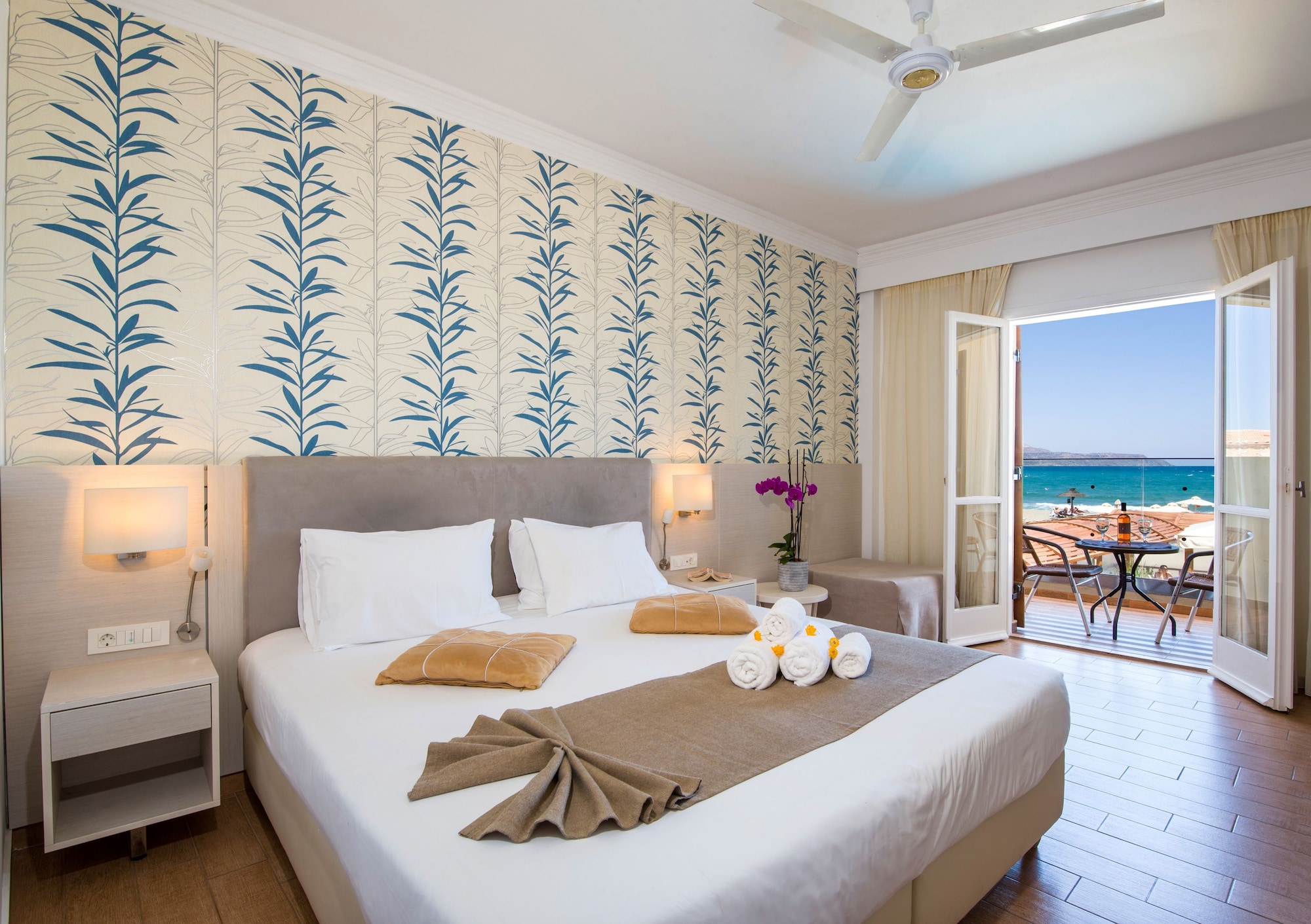 STANDARD, SEA VIEW