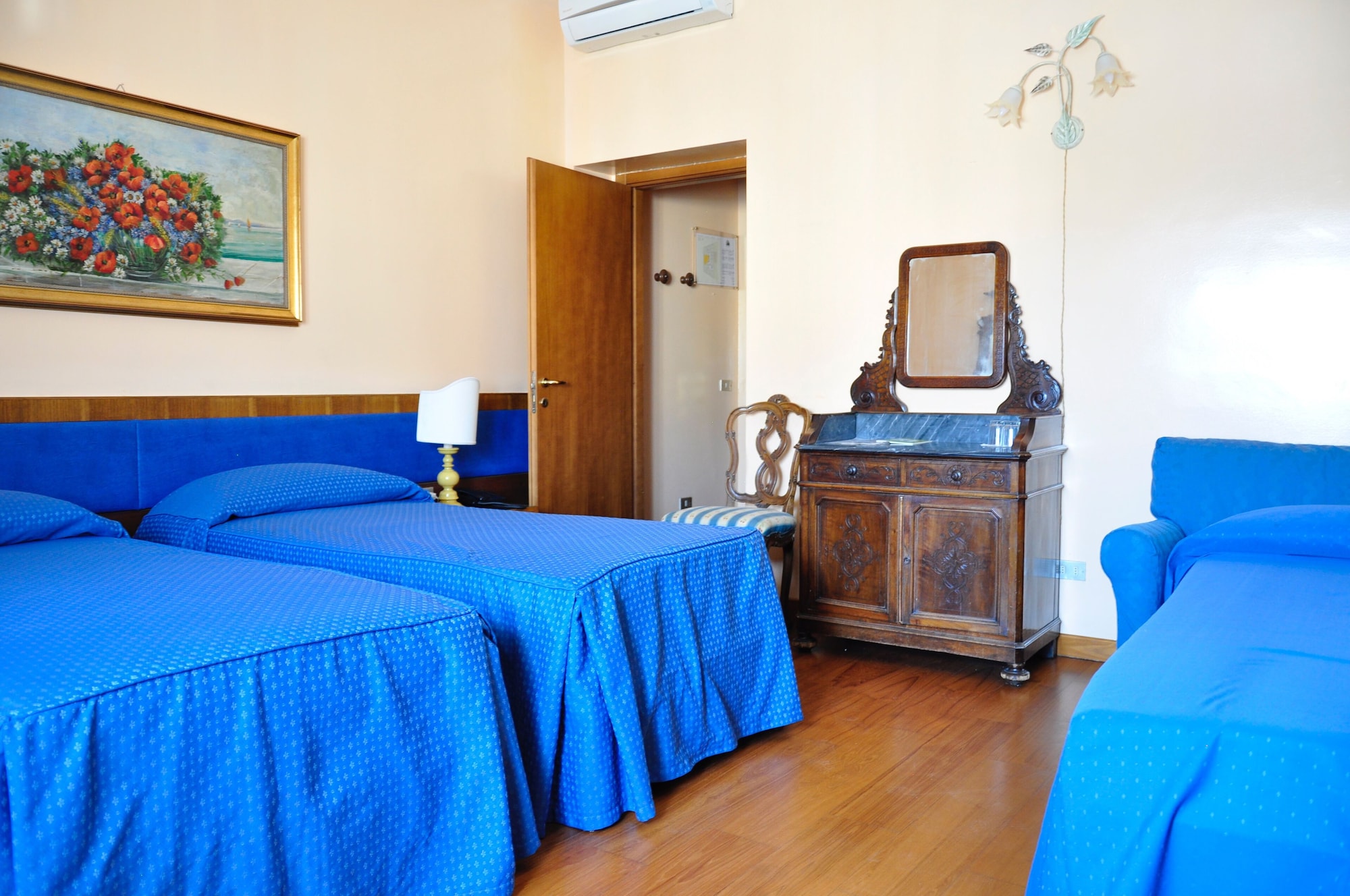 CLASSIC, DOUBLE OR TWIN BED, SOFA