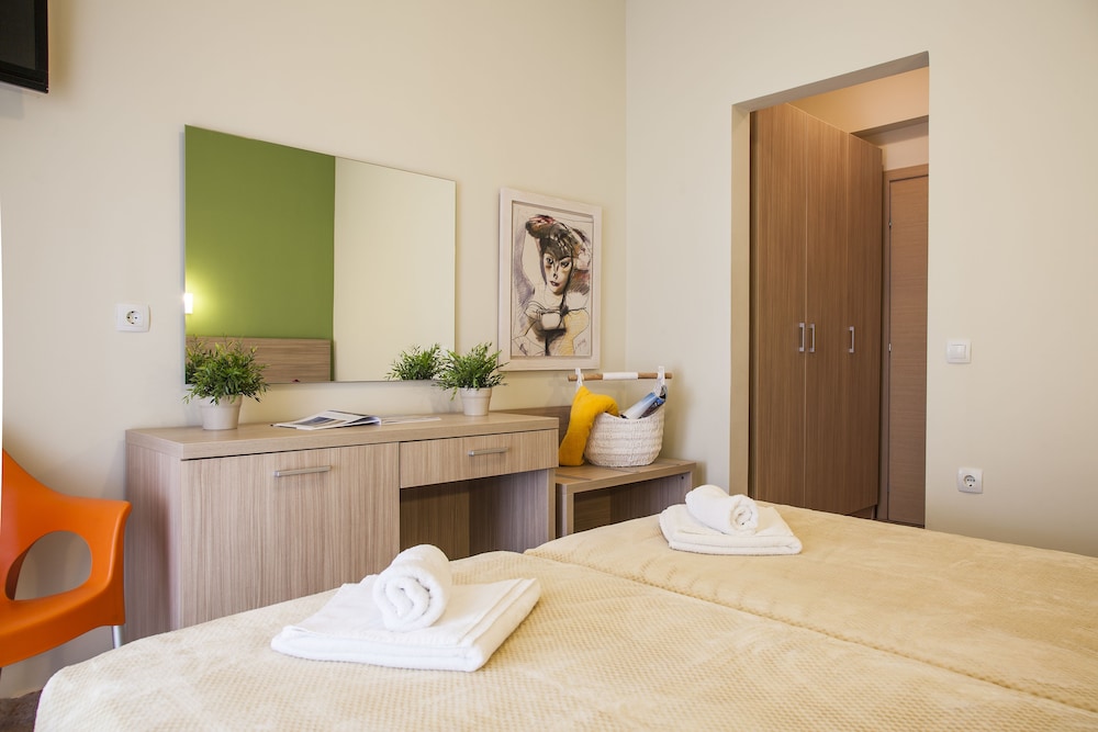 MAVRIDIS HOTEL 4/35