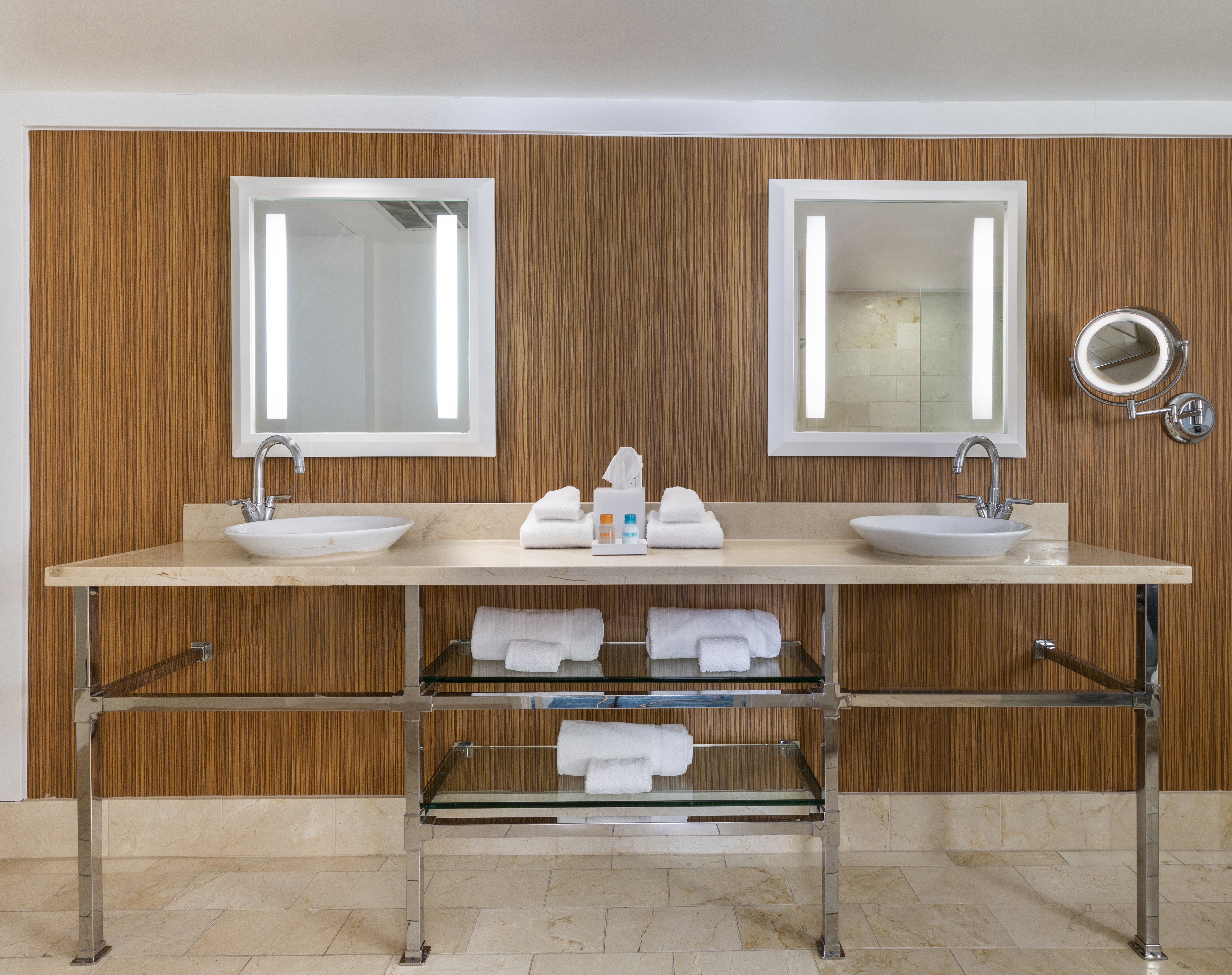 غرفة بريميوم بسرير كينج لذوي الإعاقة، Riviera Resort and Spa Palm Springs 3/3