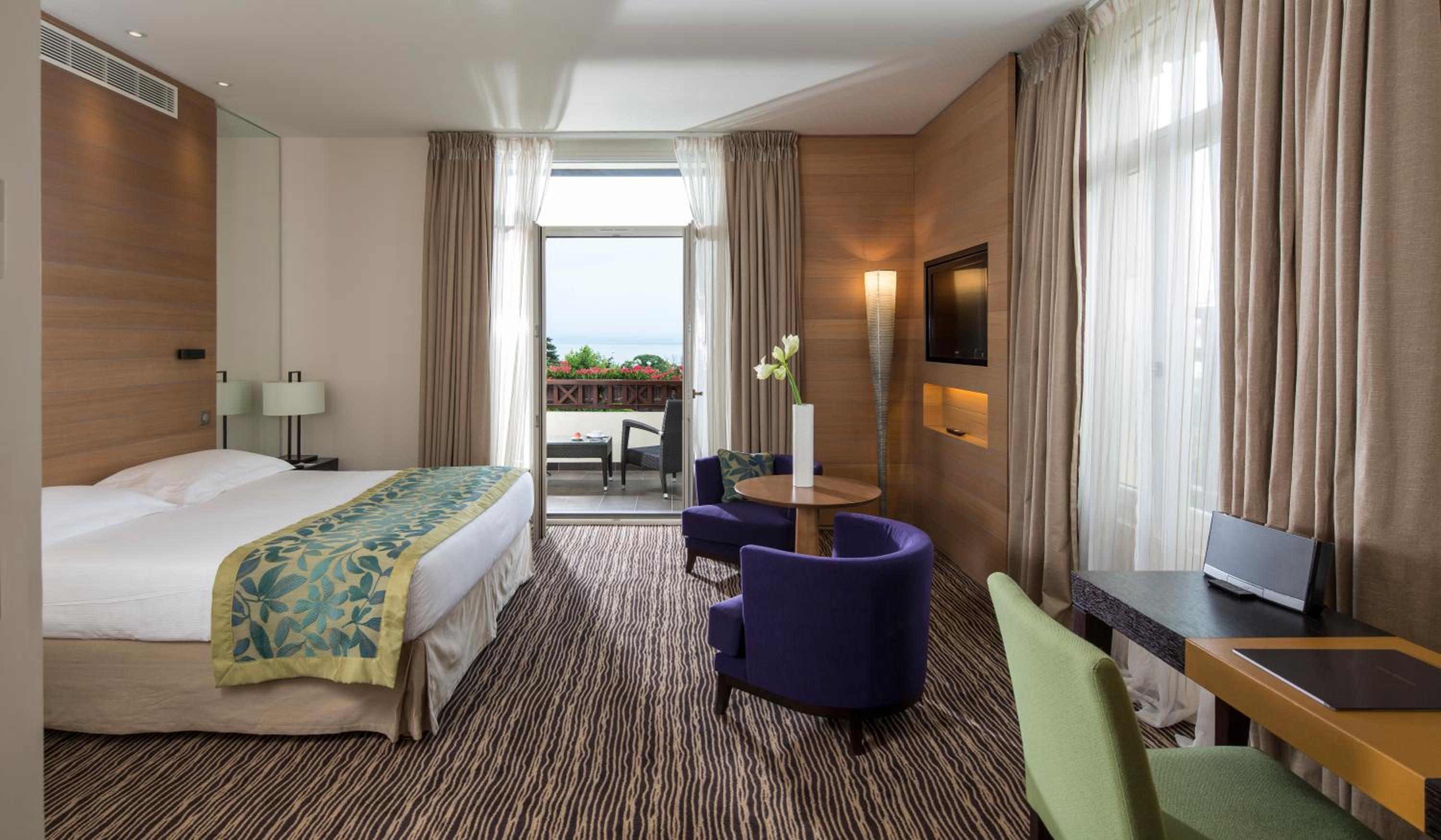 جناح بإطلالة على البحيرة، Hotel Ermitage Evian Resort 4/10