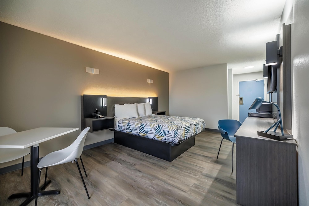 Motel6 Franklin, OH 24/60