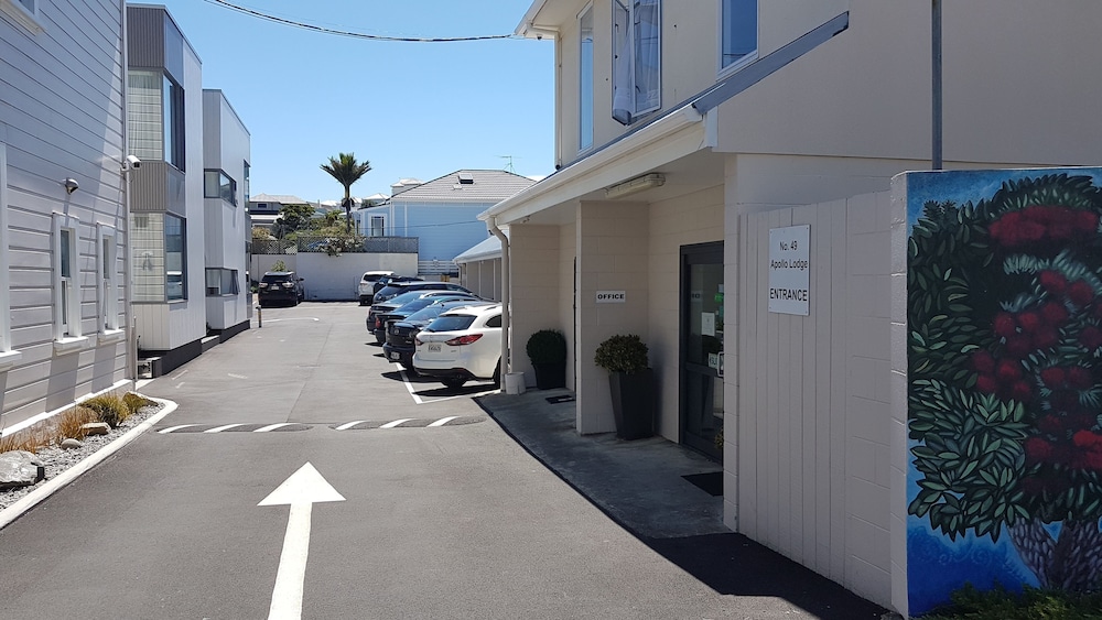Apollo Lodge Motel 32/33