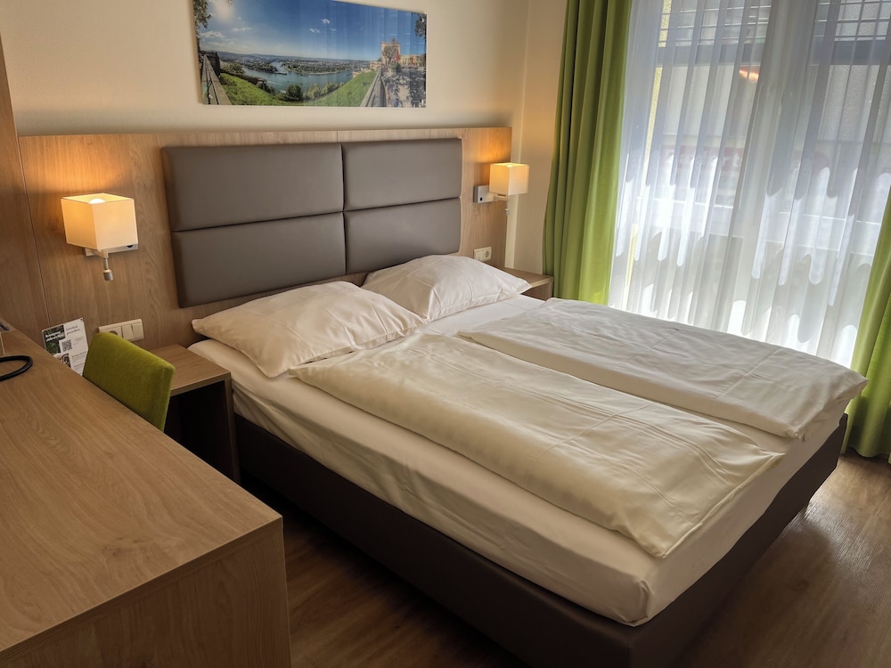 City Hotel Kurfurst Balduin 28/63