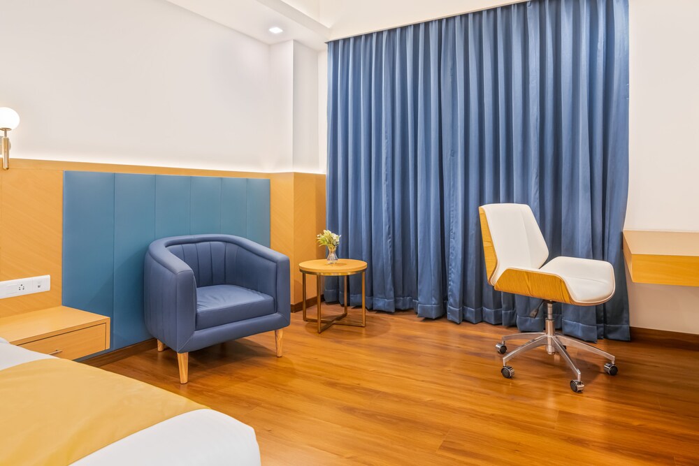 Hotel Turmeric 25/29