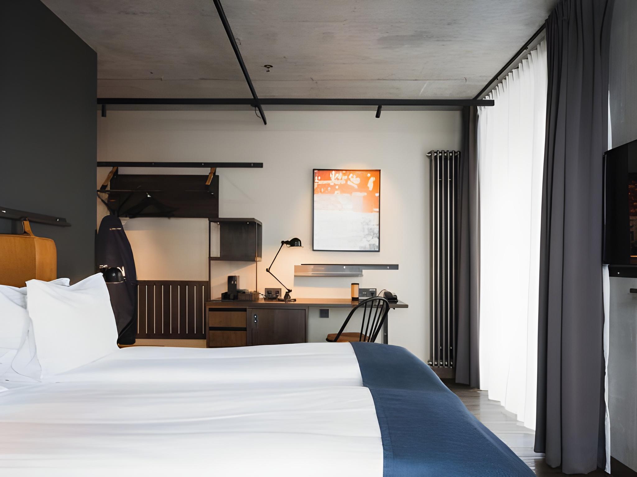 Urban, Deluxe, Double or Twin Bed