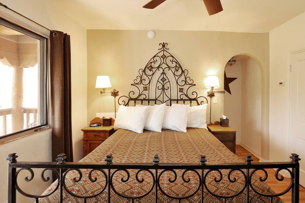 Casa Cuma Bed & Breakfast 36/67