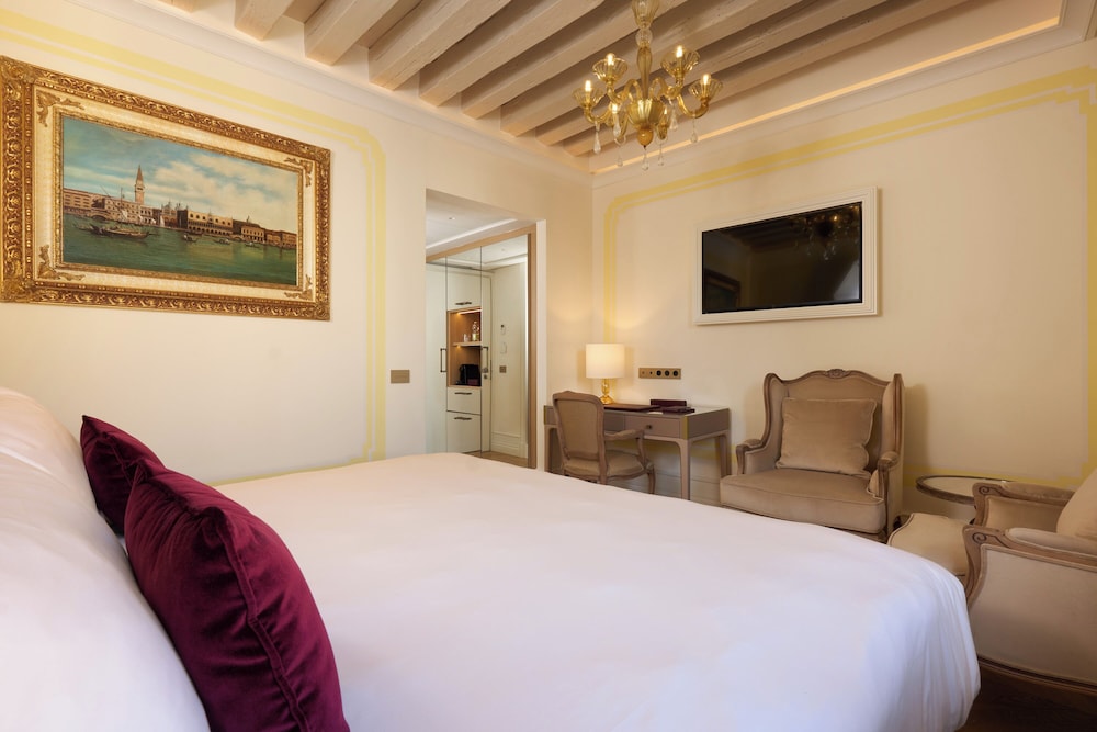 COMFORT, DELUXE, GARDEN VIEW