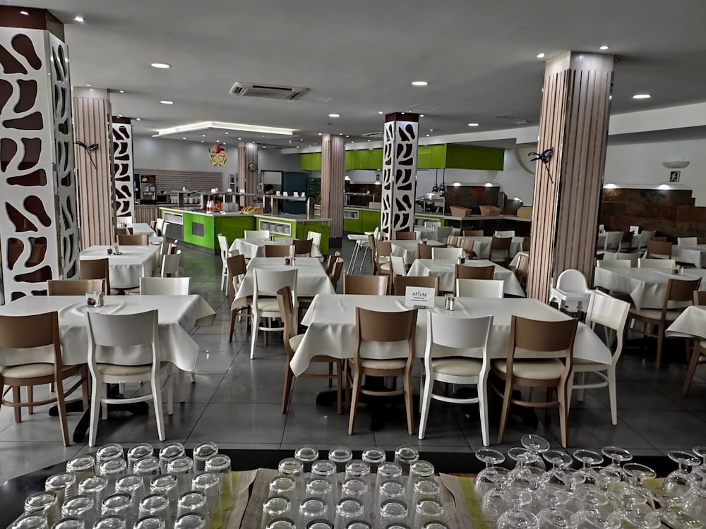 Turbo Club Apartments 25/50