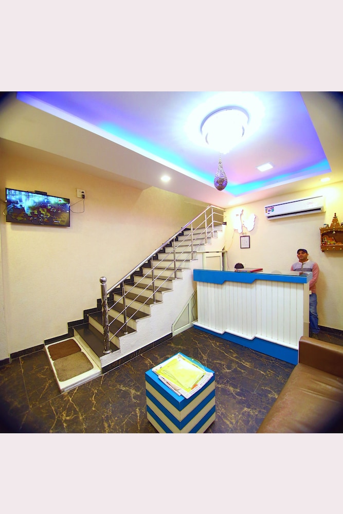 Hotel Gharonda 2/22