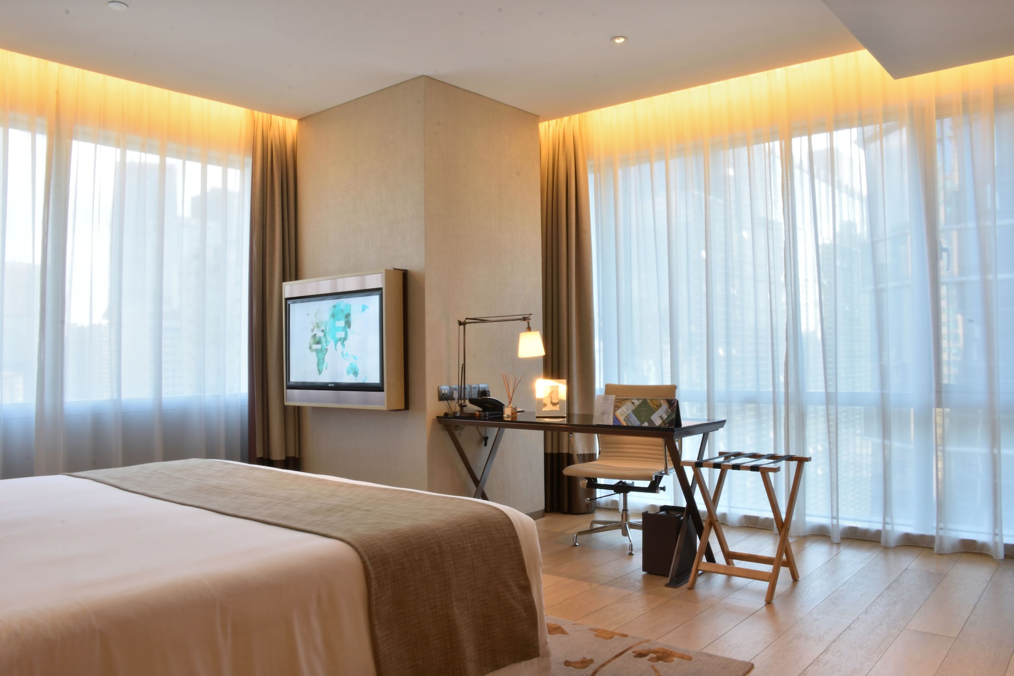 2 BEDROOMS, EXECUTIVE, SUITE