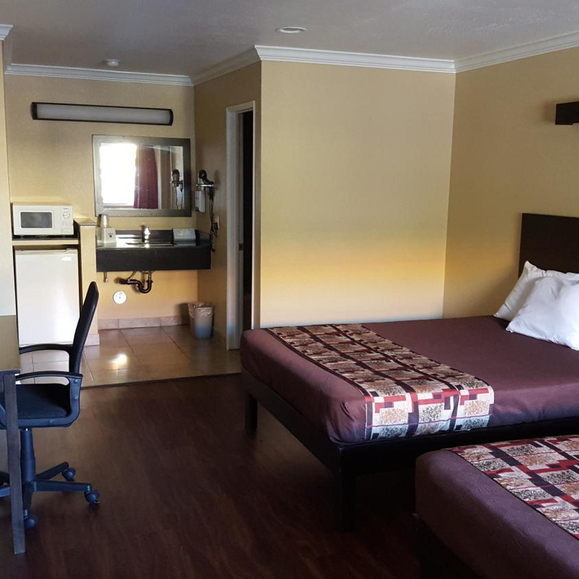 Anaheim Astoria Inn & Suites 7/22