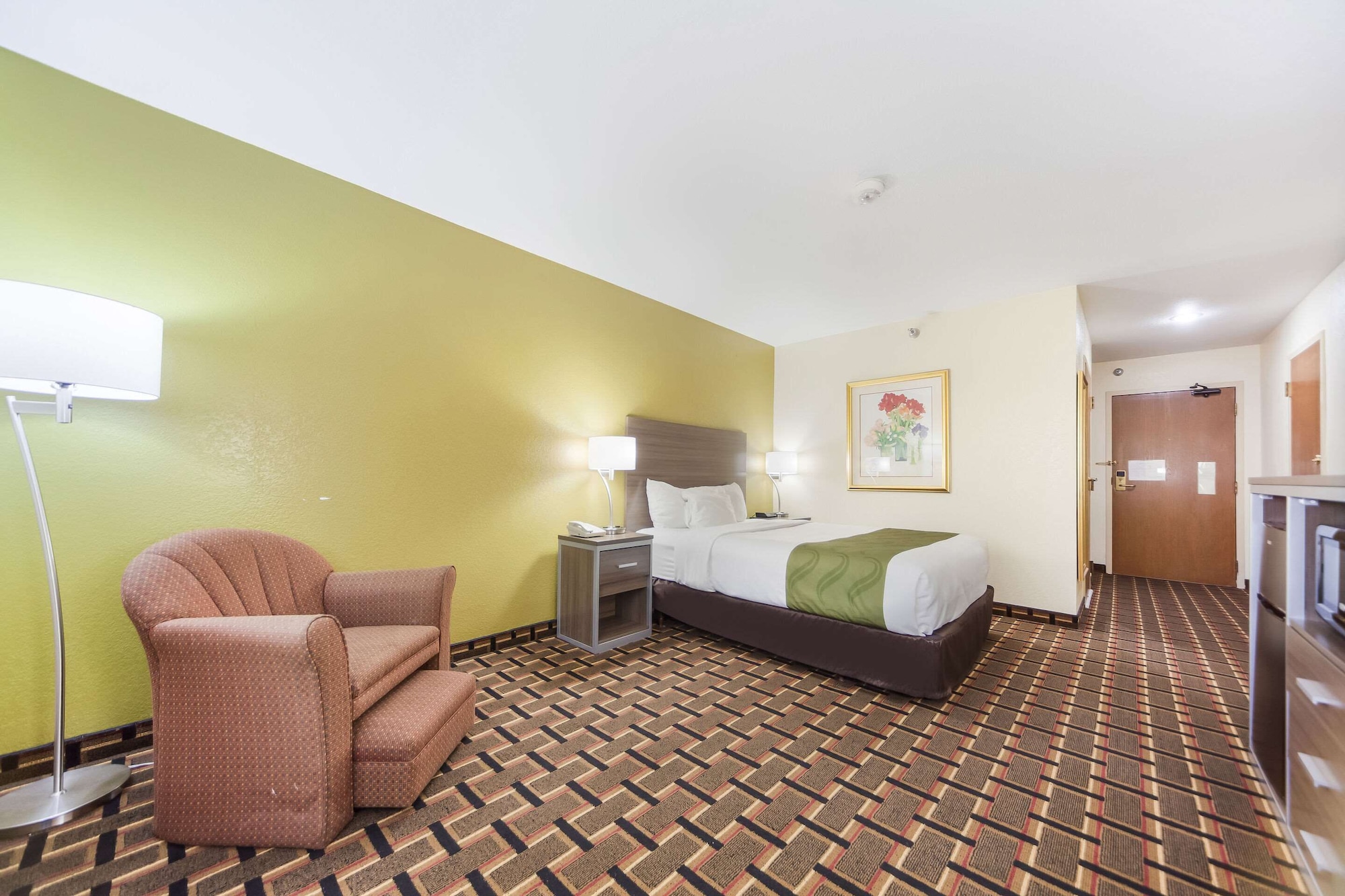 ROOM, QUEEN BED, ACCESSIBLE