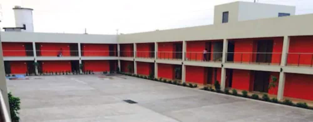 MBM Red Sun Hotel 20/22