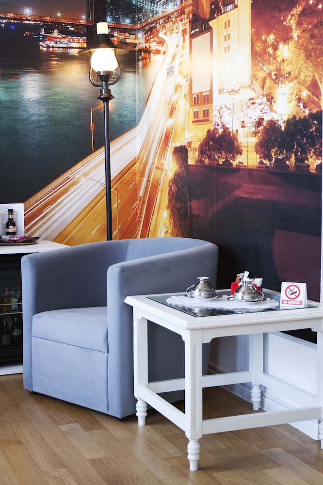 Ambra Boutique Hotel And Bistro 52/68