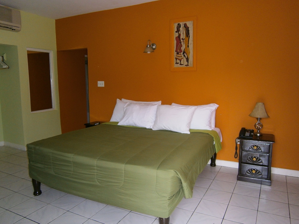 Coral Seas Beach Resort 23/58