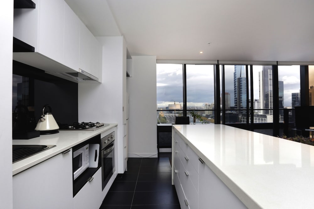 Aura On Flinders Serviced Apartment 67/78