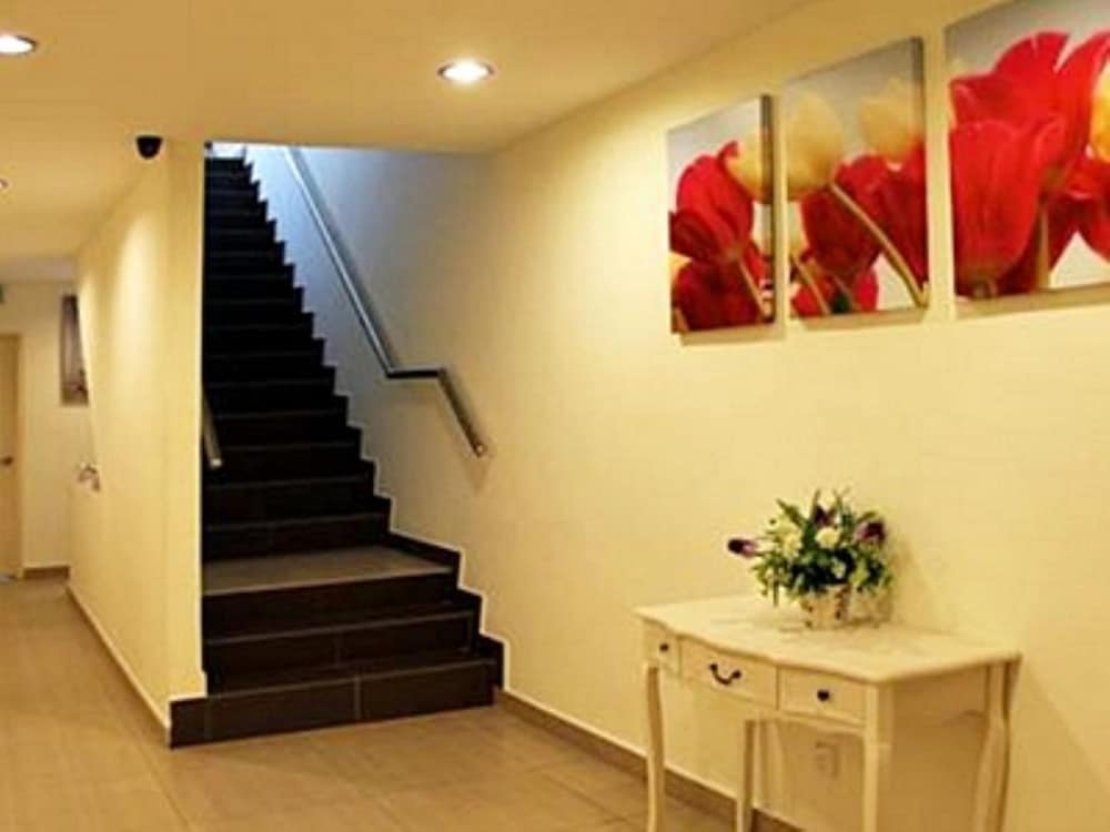 One Hotel Lintas Jaya 13/20