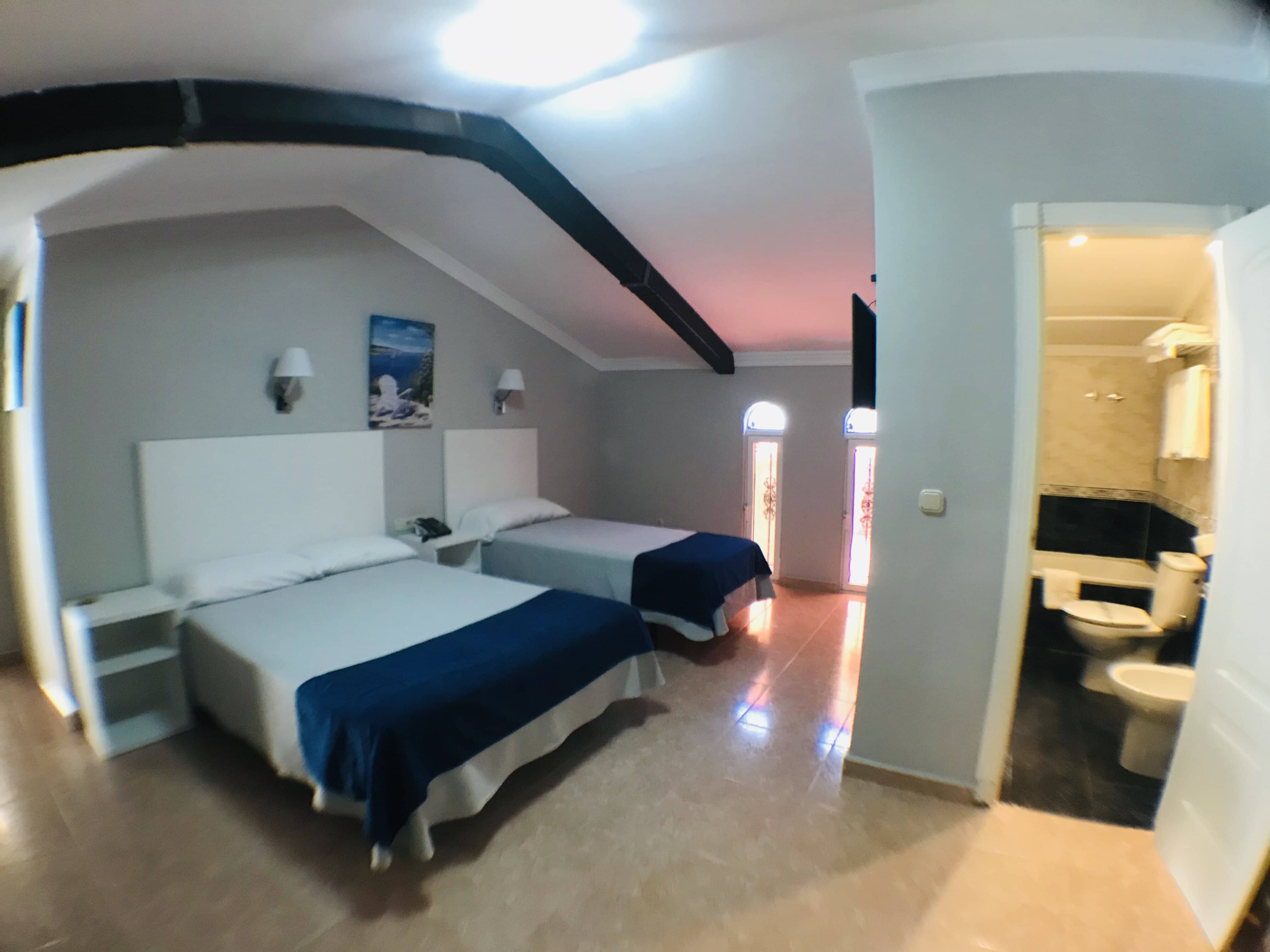 Economy twin room without windows