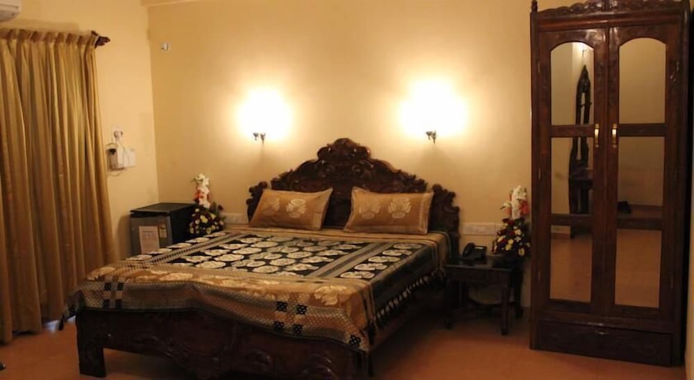 MAYFLOWER BEACH RESORT 11/50