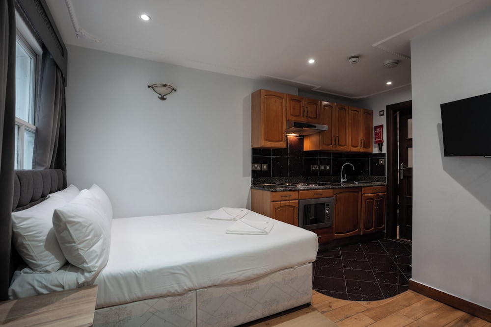 LONDON PLAZA SERVICED APARTMENTS 20/52