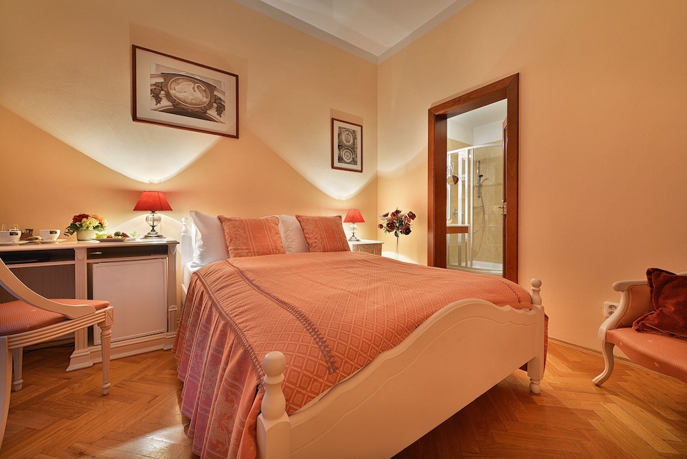 Boutique Hotel Constans 14/50