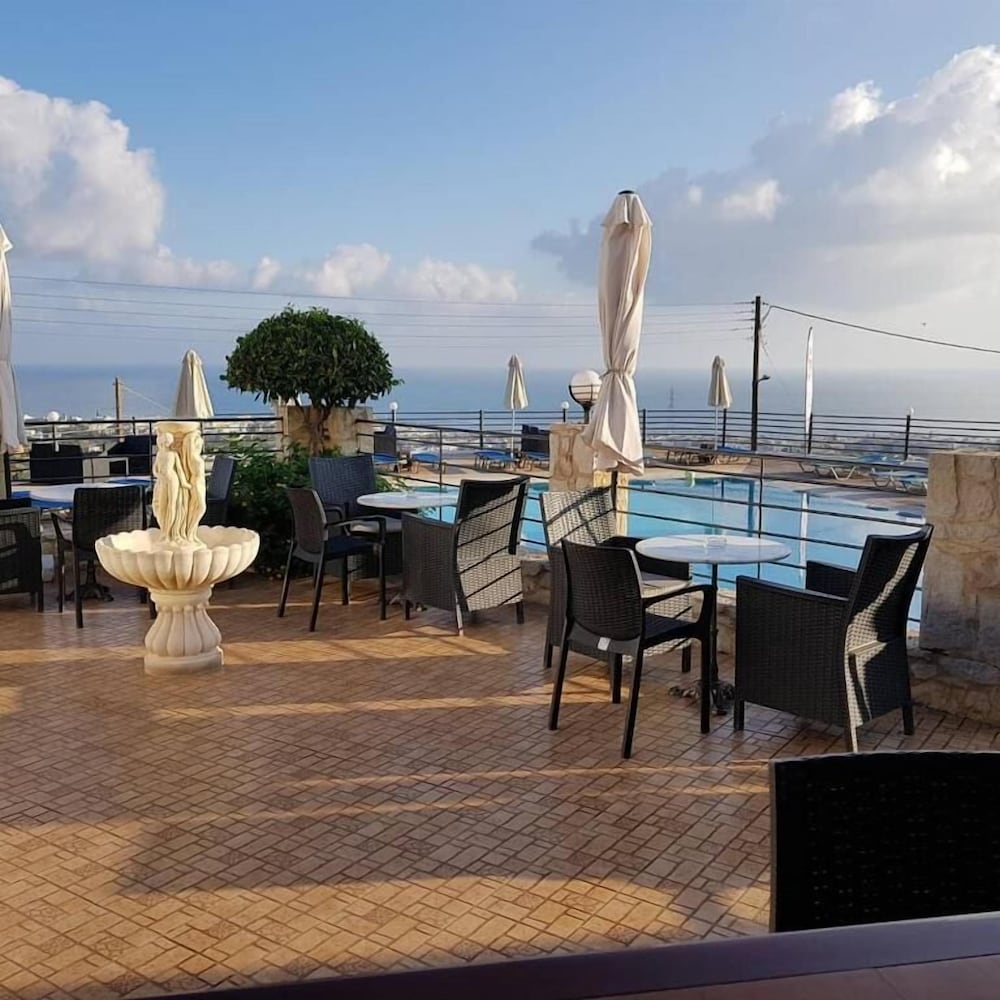 Amazones Village Suites 42/50