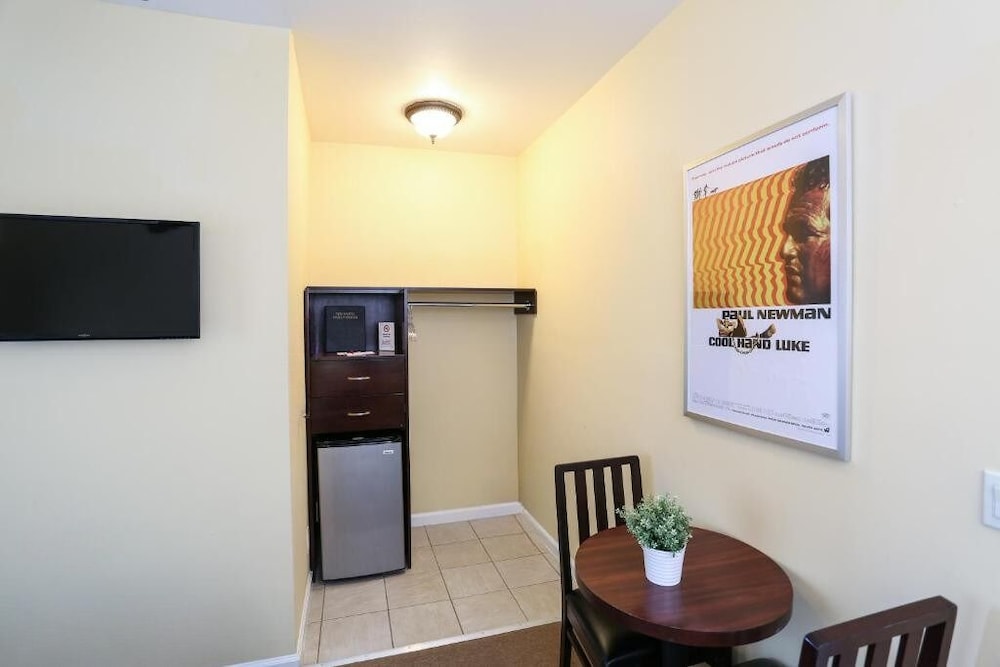 The Hotel Hollywood - Westsiderentals 48/75