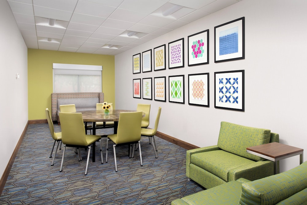 Holiday Inn Express Suites Baltimore Bwi Airport North Ex Wingate By Wyndham 40/69
