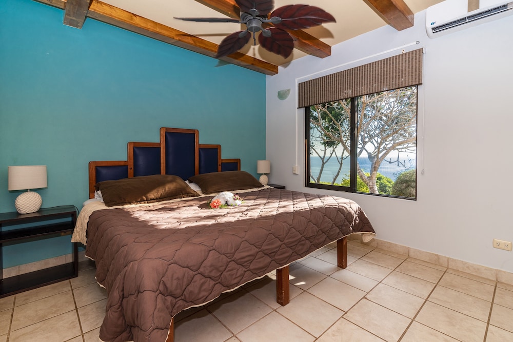 Villas Alturas 9/50