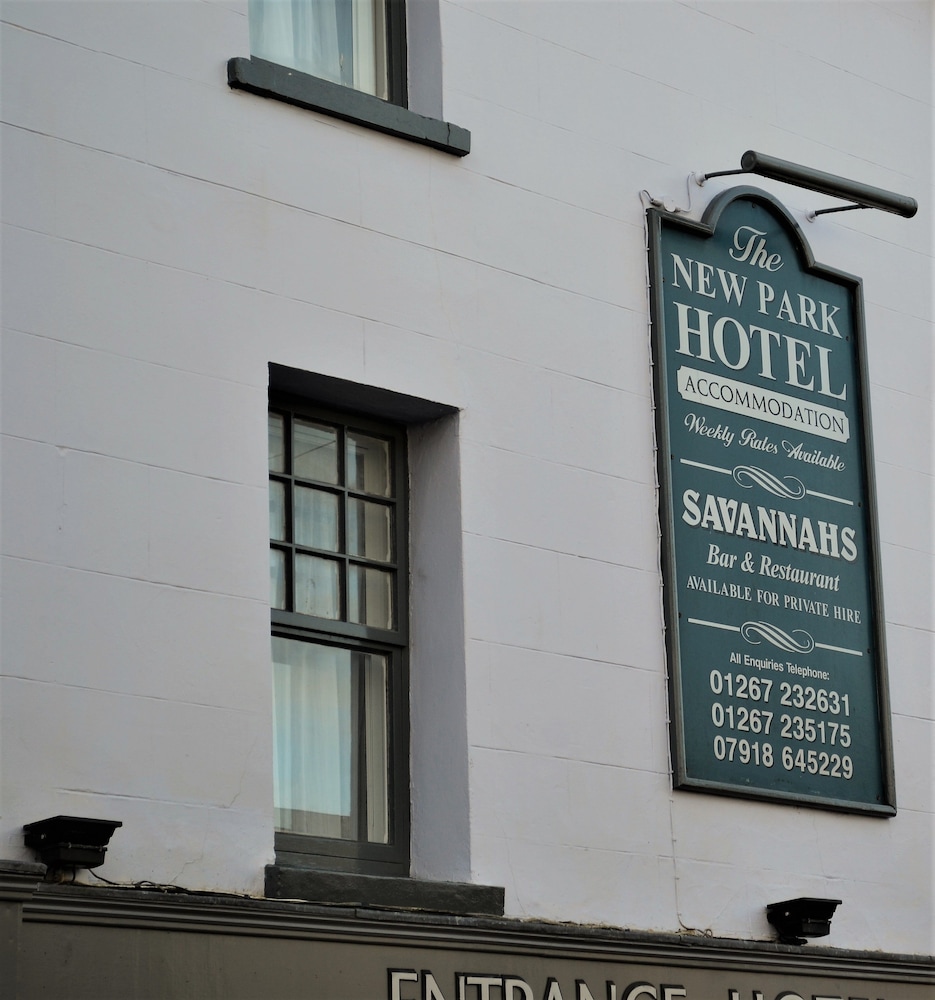 New Park Hotel 4/50