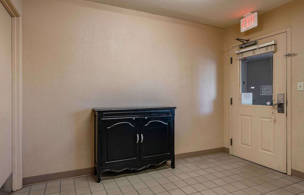Extended Stay America - Lexington - Nicholasville Road 7/37