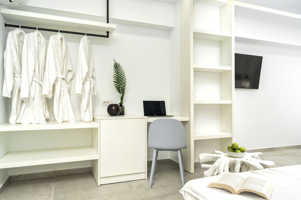 Myzith Luxury Suites 45/58