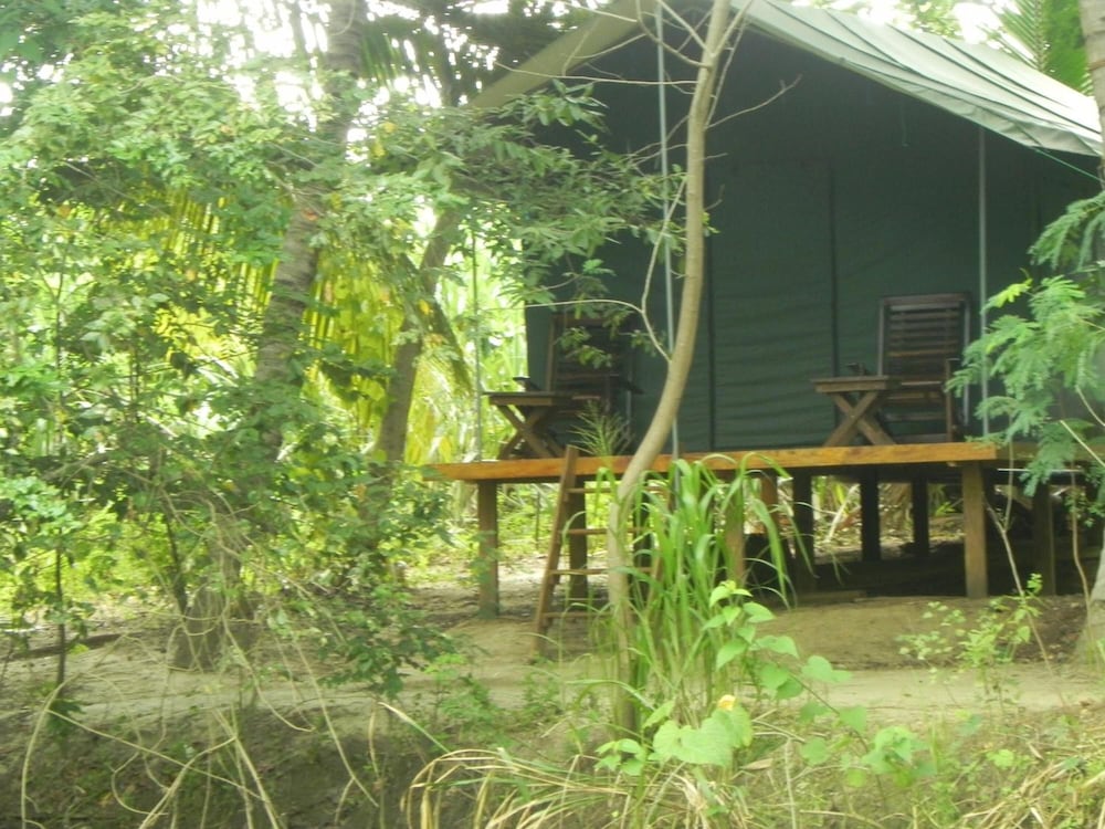 Makulu Safari Camping 37/39