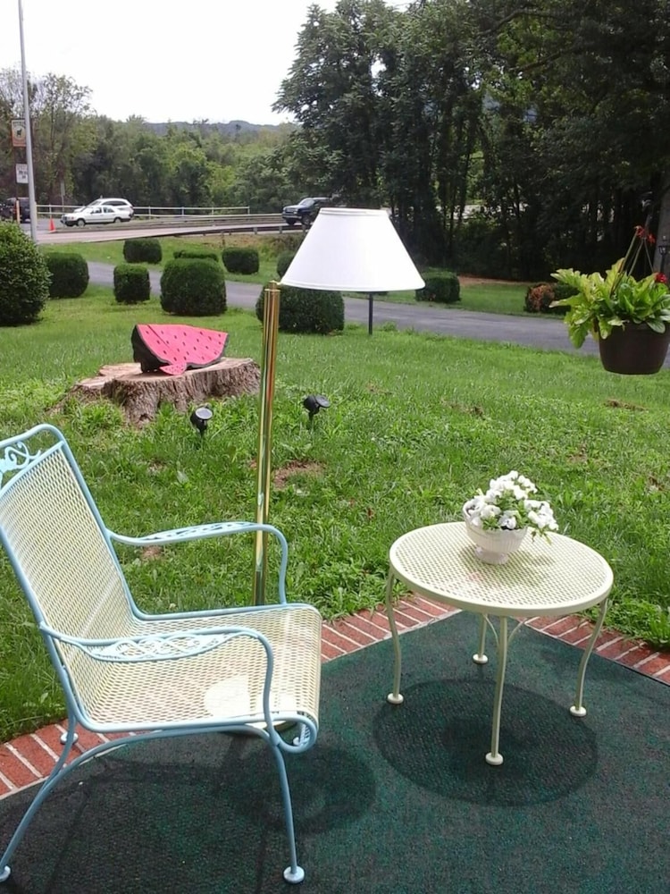 Americas Best Value Inn 22/45
