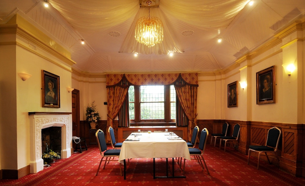 Marygreen Manor 27/66