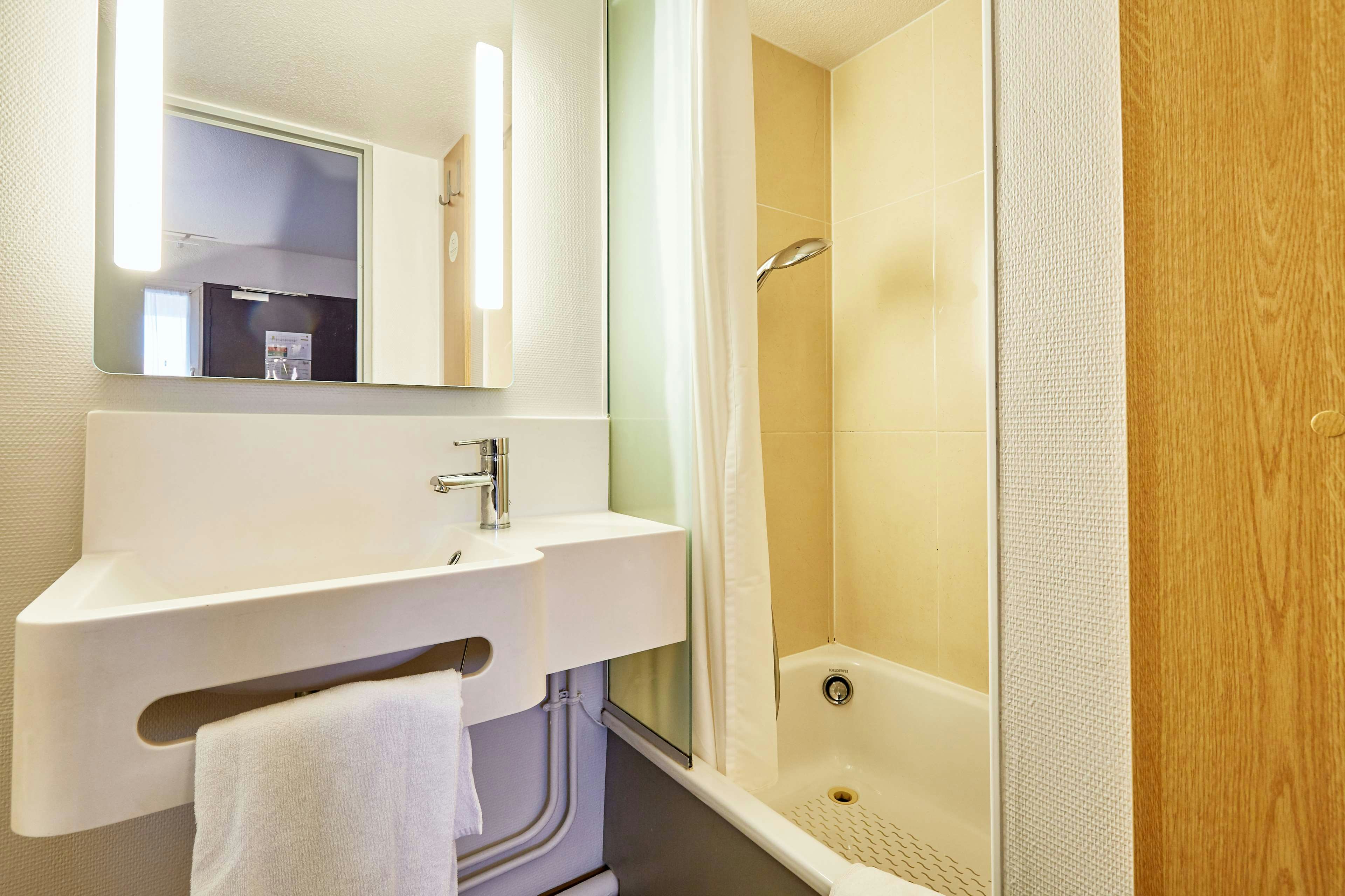 B&B HOTEL Caen Sud 25/25