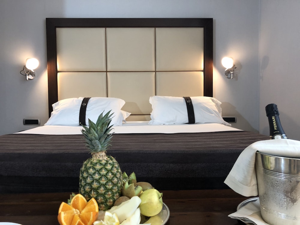 ITALIANA HOTELS COSENZA 12/45