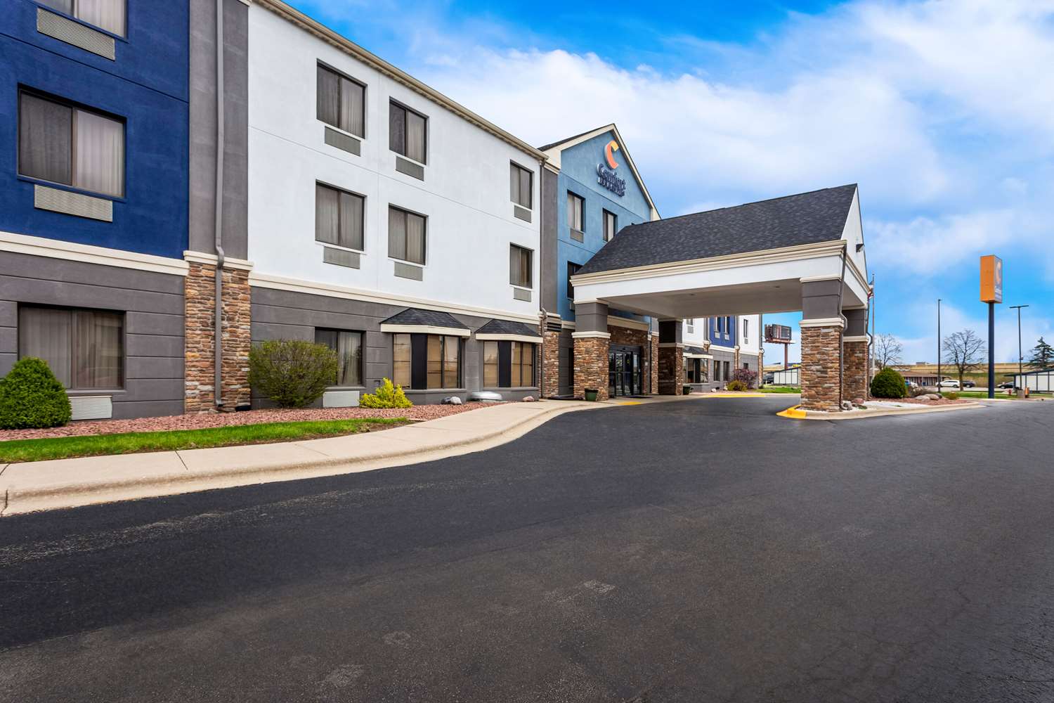 Comfort Inn & Suites Kenosha-Pleasant Prairie 30/33