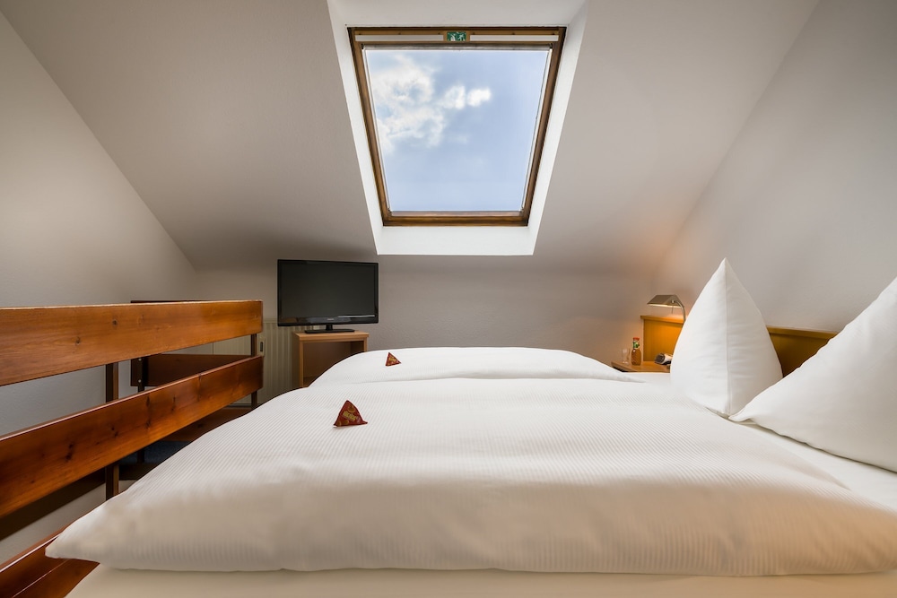 APARTMENT, DOUBLE BED