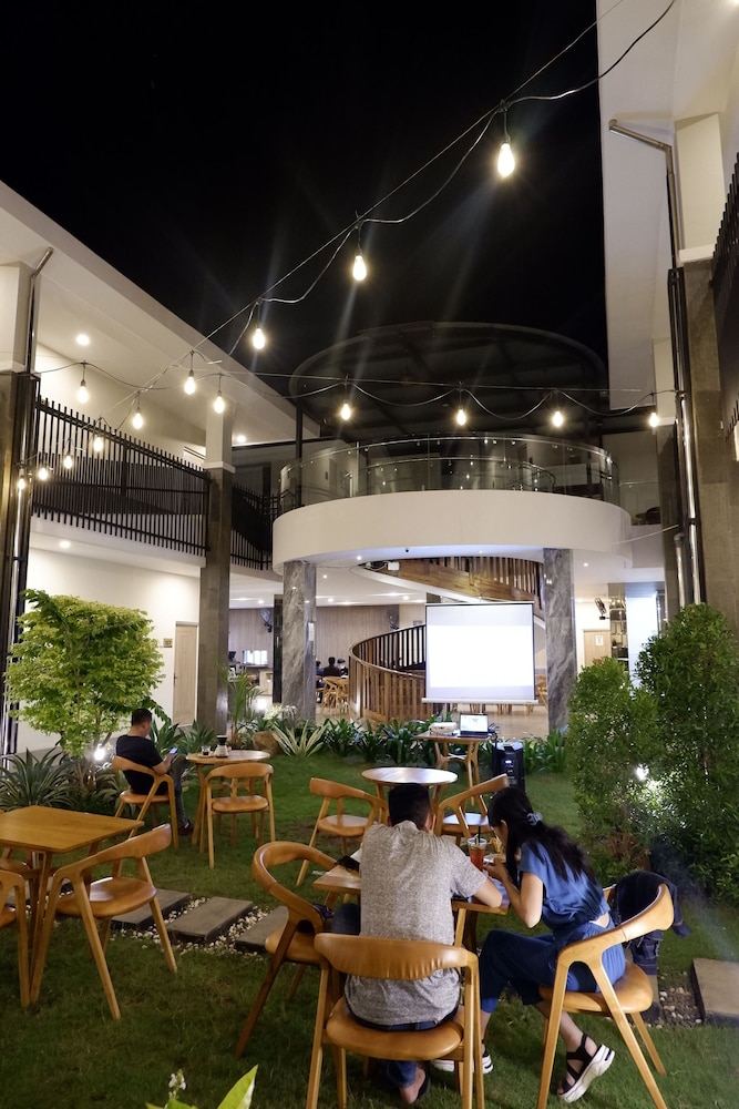 Grand Samota Hotel 10/15