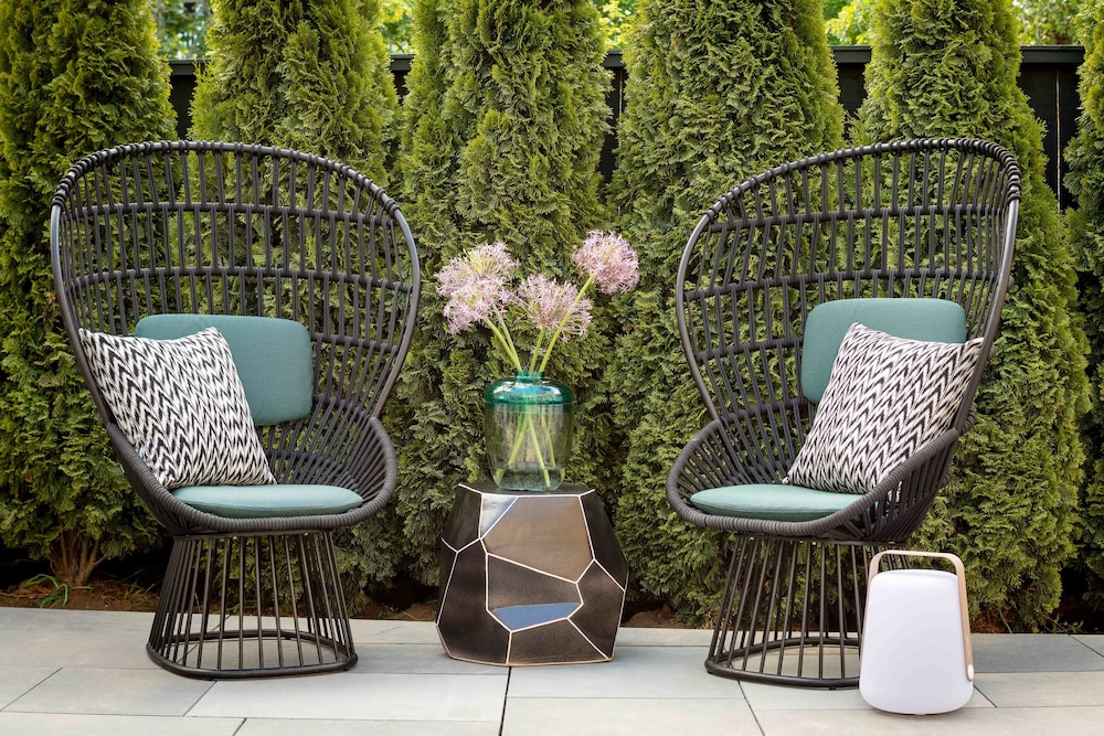 The Sydney, The Edgartown Collection image