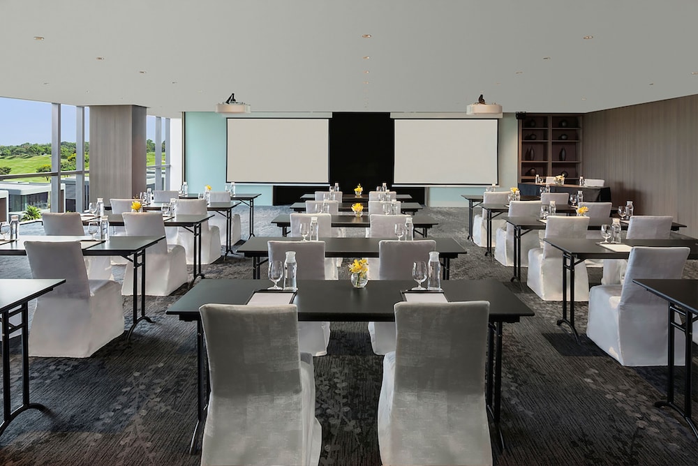 Dusit Thani Laguna Singapore 52/65