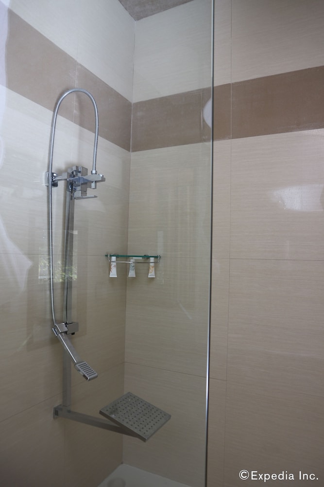 Bravo Resorts Munting Paraiso 46/49