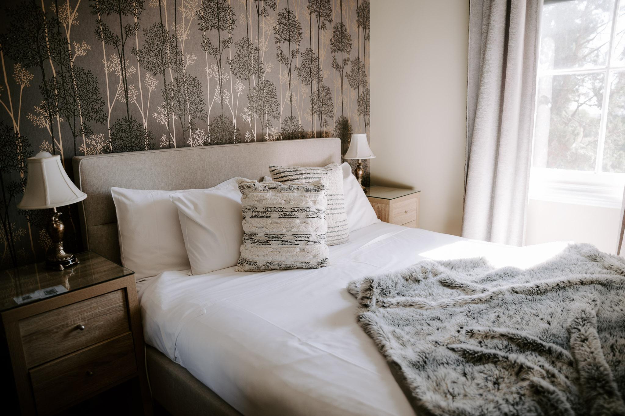 Room, Queen Bed, External Bathroom