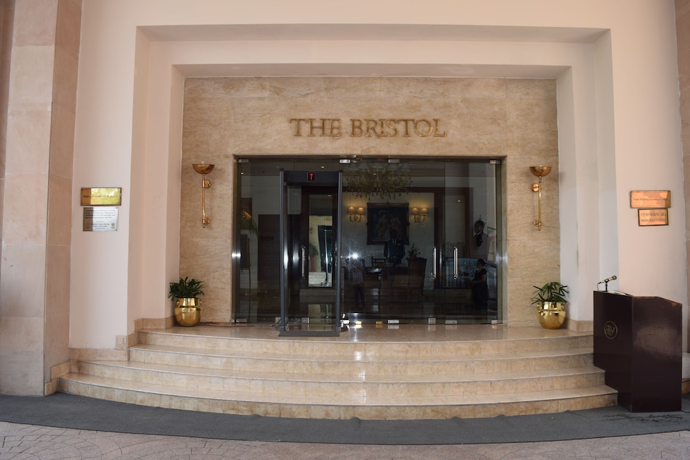 The Bristol Hotel 12/68