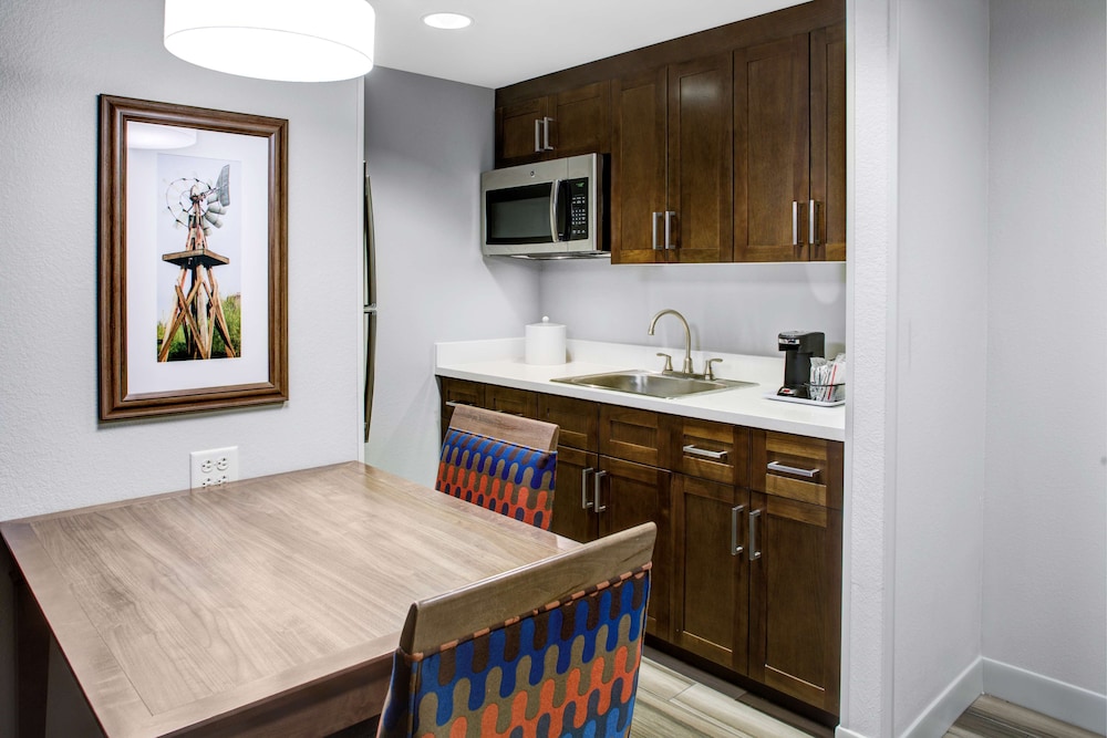 Hampton Inn Suites Pittsburg Ks 38/43