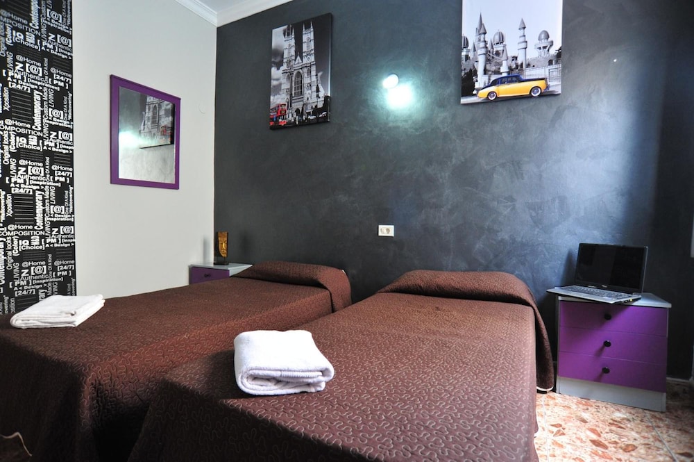 Hostal Alcaravaneras 17/43