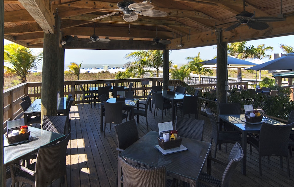 The Beachcomber St. Pete Beach, Outset Collection by Hilton 27/40